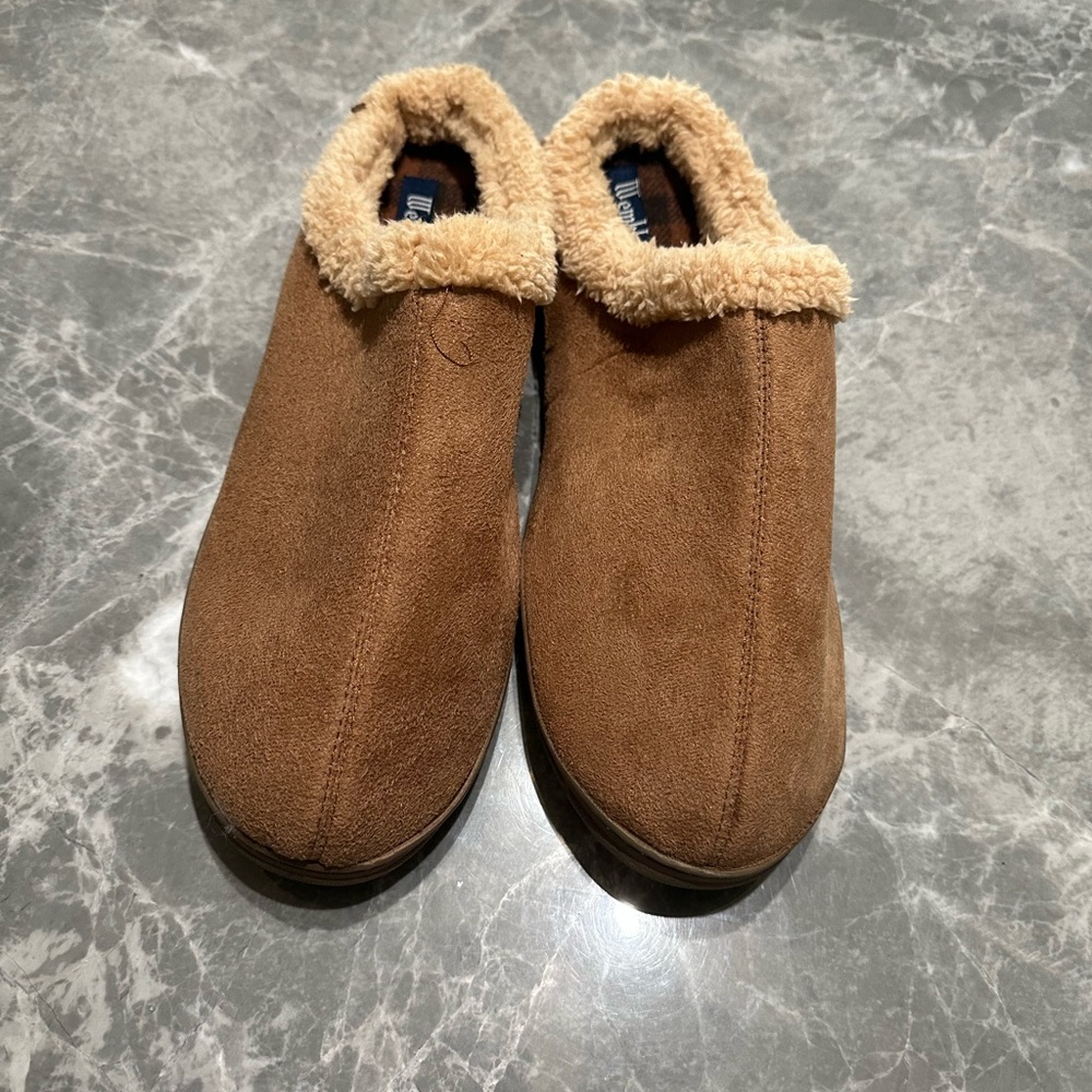 NEW Men’s Memory Foam Wembley Indoor/Outdoor Slippers Brown Size XXLARGE 13-14